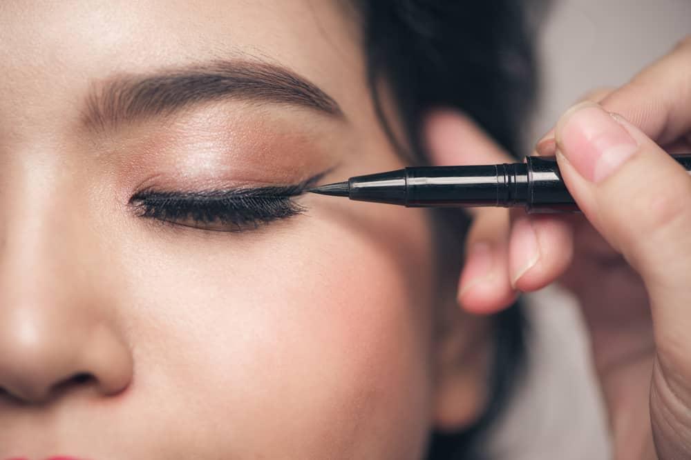 áĄááŻááşá¸áááŻááşáᏠ(eye liner) ááźáąáŹááˇáşááŹáá˝áąáááááŻááşáááŻááşááá˛