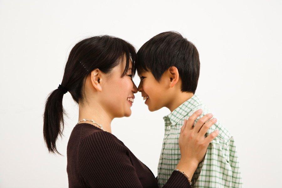 သင့်ကလေးကို နည်းမှန်လမ်းမှန်ဖြင့် အားပေးချီးကျုးခြင်း