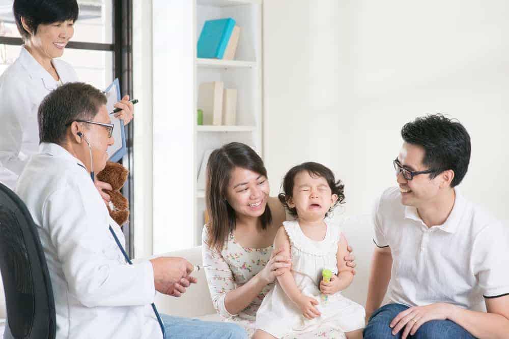 တစ်နှစ်ပတ်လုံး မိသားစုနှင့် ပျော်ရွှင်စွာနေထိုင်ခြင်း