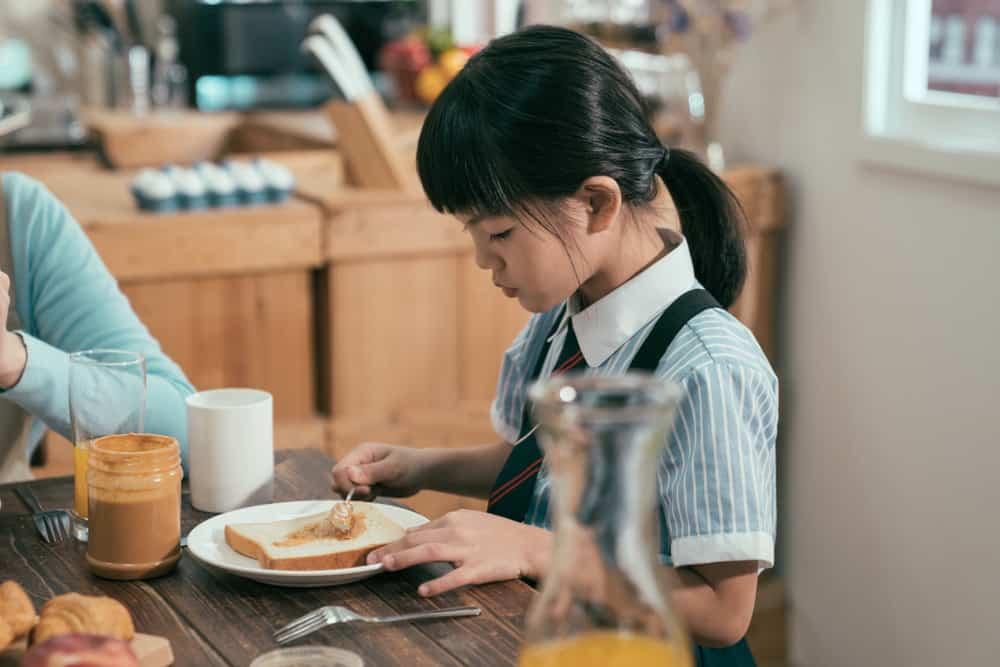 ကိုယ့်ကလေး သွေးအားမနည်းစေဖို့အစားအသောက်တွေကို မေမေတို့ ဘယ်လိုပြင်ဆင်ပေးရမလဲ။ ။