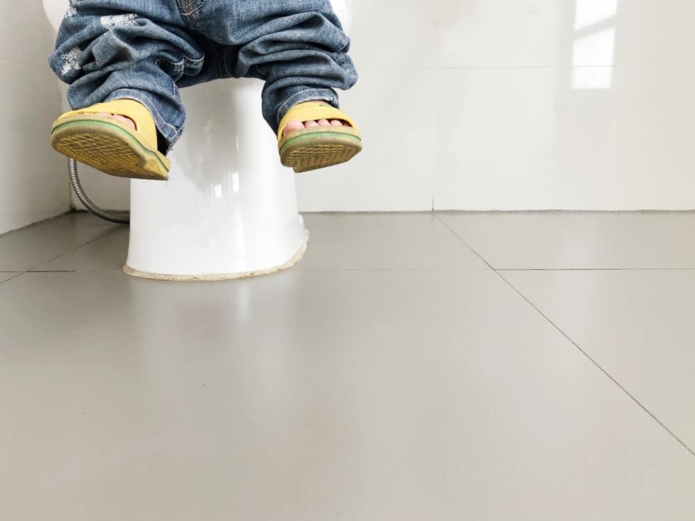 ဝမ်းအရောင် က ပြောပြနေတဲ့ သင့်ကလေး ကျန်းမာရေး ။ ။