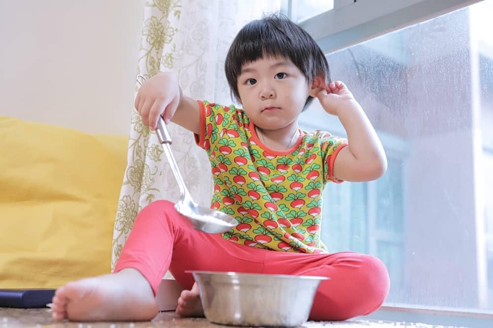 ရာသီအကူးအပြောင်းမှာ ကလေးတွေကို မကျွေးသင့်တဲ့ အစားအစာများ