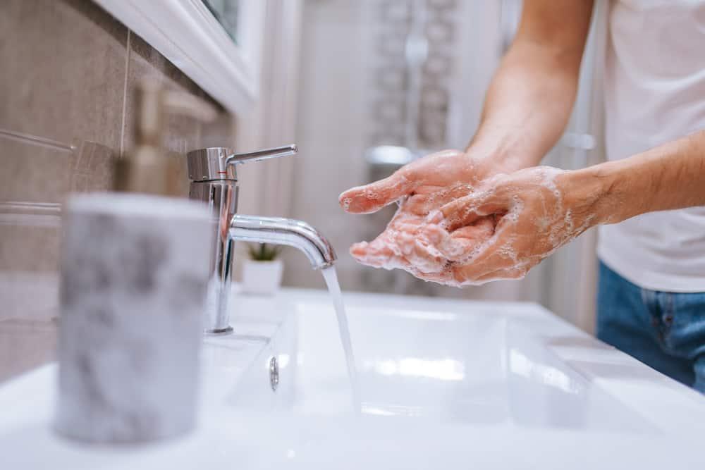 how-to-keep-your-skin-healthy-while-washing-your-hands-often