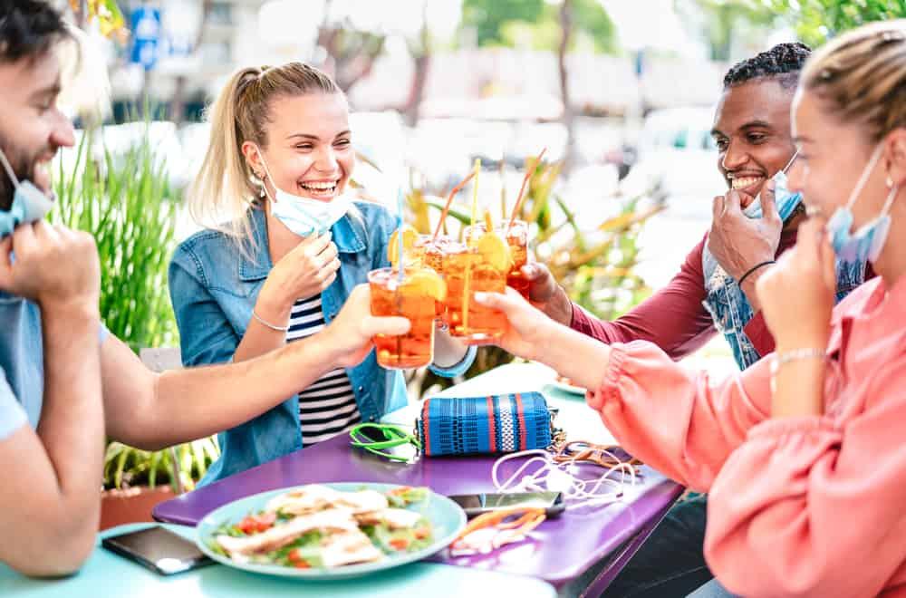 ကိုဗစ် အရှိန်မသေသေးတာမို့ မိတ်ဆွေတွေနဲ့မတွေ့ခင် ဒီမေးခွန်းလေးတွေ ကိုယ့်ကိုယ်ကို မေးကြည့်ပါဦး