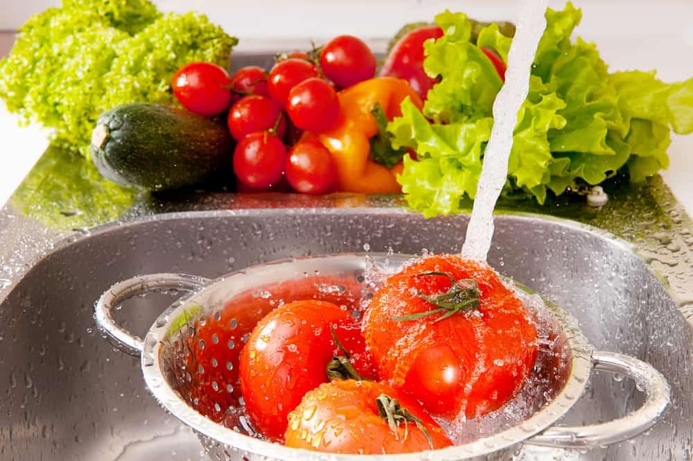 easy-ways-to-remove-pesticides-from-your-fruits-and-vegetables