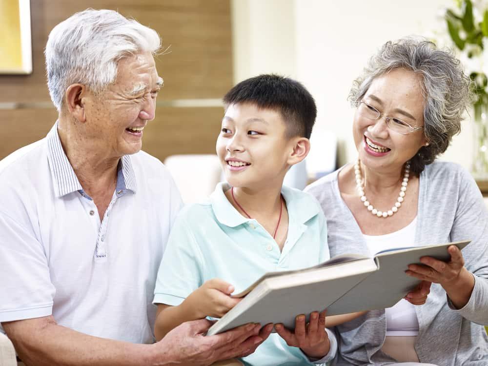 building-a-warm-relationship-between-grandparents-and-grandkids