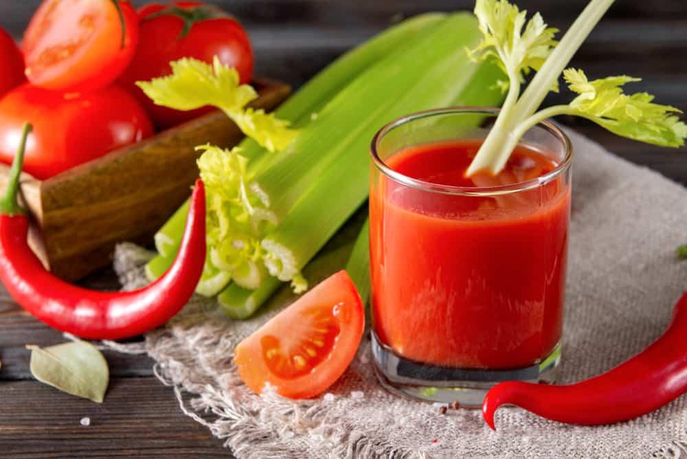 ဆီးချိုရှိသူတွေ ကို ရေဓာတ်ဖြည့်ပေးမယ့် သောက်စရာ (၆) မျိုး