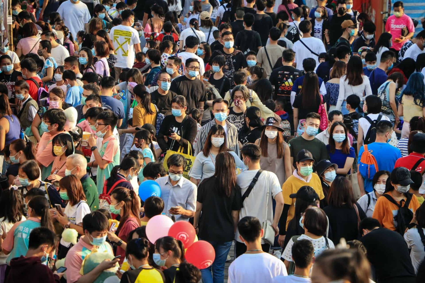 လူစုလူဝေးအကြားမှာ ကိုဗစ်အန္တရာယ် ကင်းကင်းနဲ့ နေနိုင်ဖို့ဆိုရင်