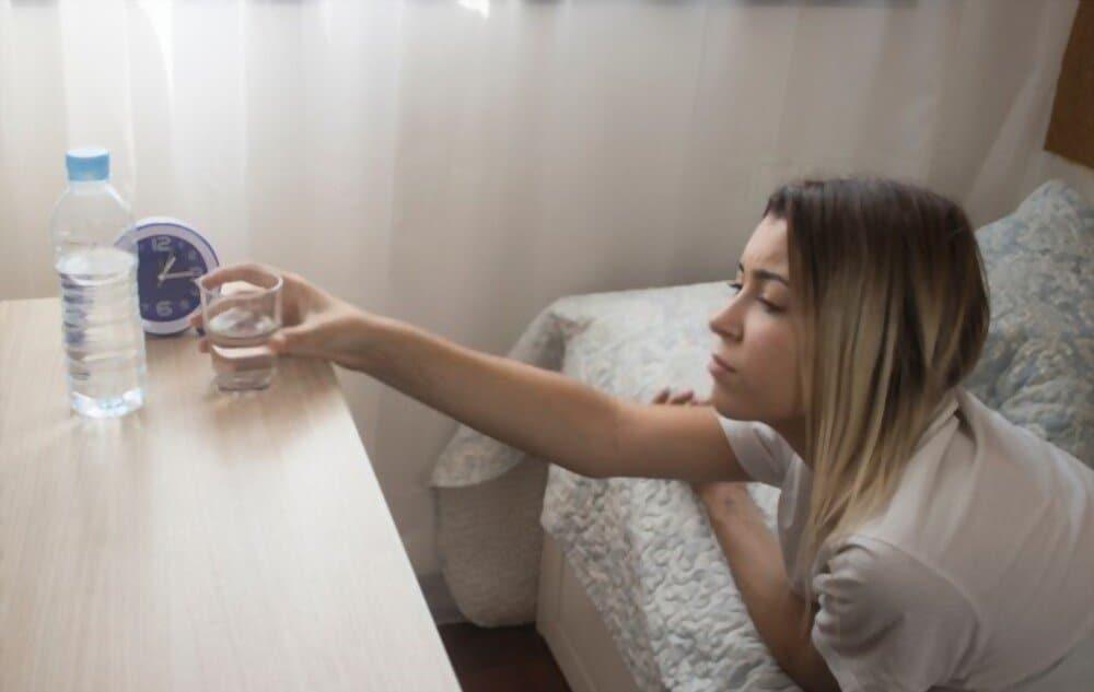 drinking-water-at-midnight-is-good-or-bad