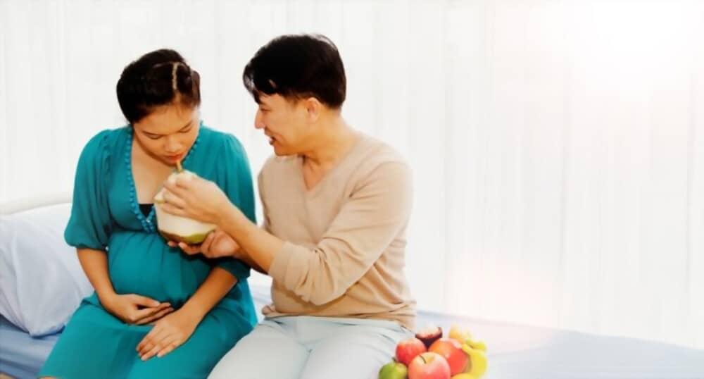 ကိုယ်ဝန်ဆောင်မေမေ အုန်းစိမ်းရည် သောက်လို့ ရလား ....