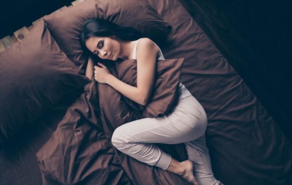 sleep-in-dark-benefits