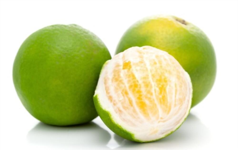 pregnancy-mom-eating-sweet-lime