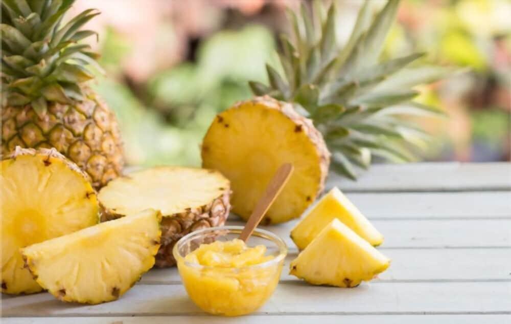 baby-can-eat-pineapple